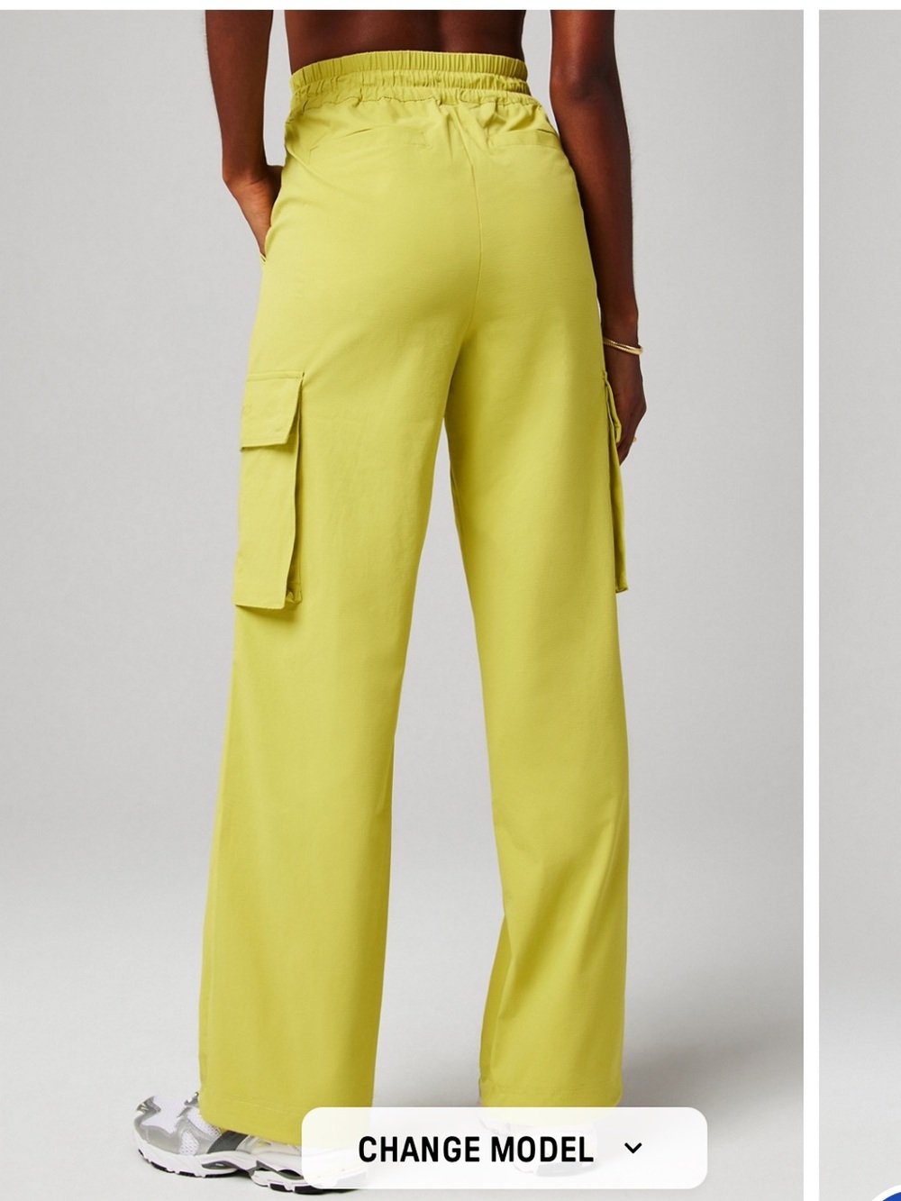 NWT RARE Fabletics The Heights Cargo Pants in Citrine Green - M - Picture 3 of 8